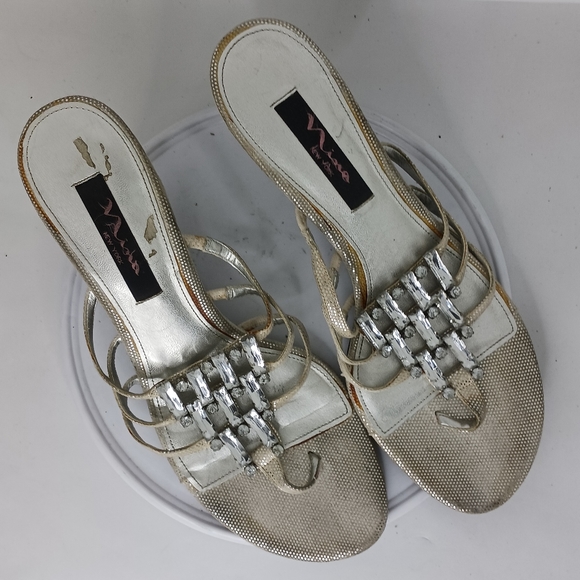 Nina - Picture 2 of 5